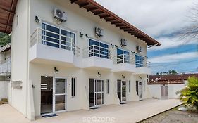 Sua estadia a 350m do mar em Ubatuba - FUA